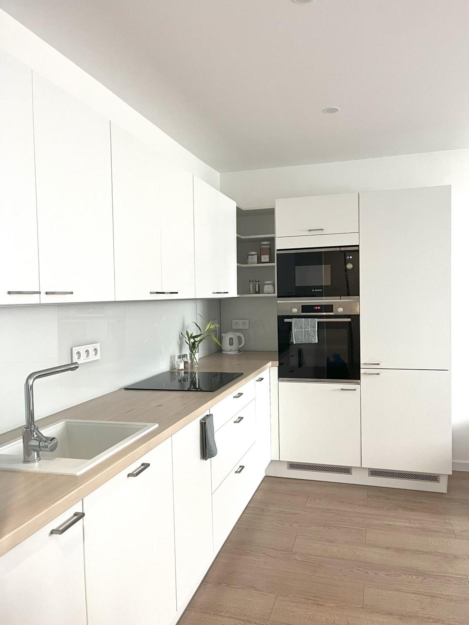 Elegant Escape Apartment III - Free Parking, Easy Access To City Center Bratislava Ngoại thất bức ảnh
