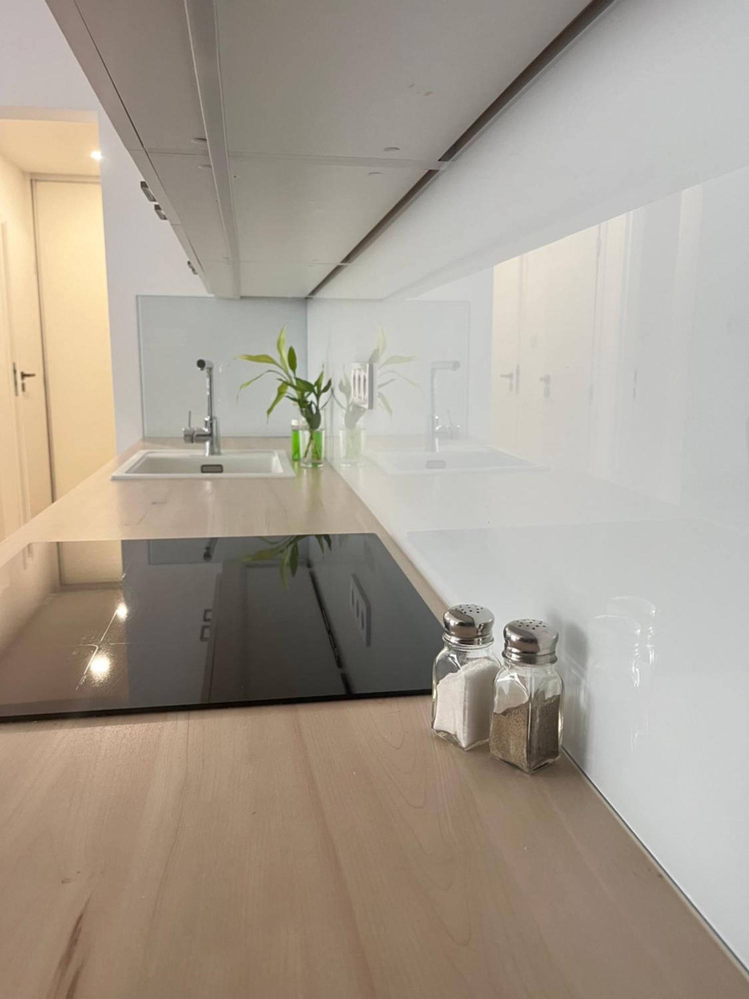 Elegant Escape Apartment III - Free Parking, Easy Access To City Center Bratislava Ngoại thất bức ảnh
